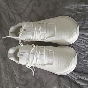 ON Cloudnova Women’s Sneaker - White -  Sz - 11 . US